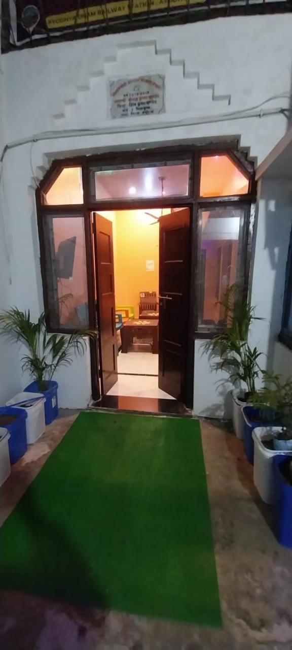 Hotel Aadi Shakti Bhawan Ayodhya Exteriér fotografie
